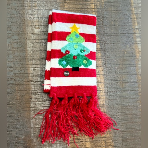 NWOT Christmas Light Up Scarf Red White Stripe Christmas Tree Multi Color Lights - Picture 1 of 4